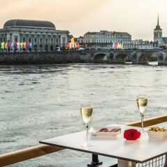Отель Mercure Bords De Loire Saumur Сомюр гостиничный бар