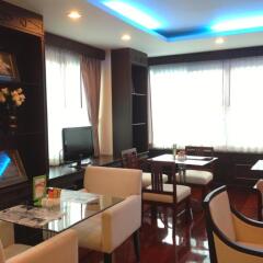 Отель Icheck Inn Sukhumvit Soi 2 Бангкок гостиничный бар