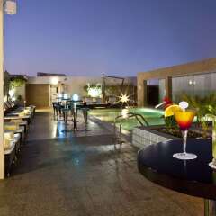 Отель Novotel Suites Mall of the Emirates гостиничный бар
