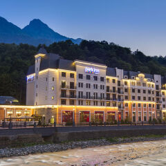 Отель Парк Инн от Рэдиссон Роза Хутор (Park Inn by Radisson Rosa Khutor) Эсто-Садок приотельная территория