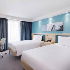 Отель Hampton by Hilton Bristol Airport комната для гостей фото 4