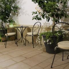 Отель Dimora Le Tre Muse Bed & Breakfast Лечче фото 2