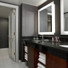 Отель Crystal Gateway Marriott США, Арлингтон - отзывы, цены и фото номеров - забронировать отель Crystal Gateway Marriott онлайн ванная