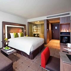 Отель Novotel Bangkok Platinum Бангкок сейф в номере