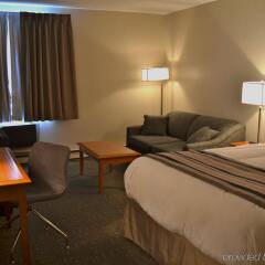 Heritage Inn Hotel & Convention Centre Saskatoon комната для гостей фото 2