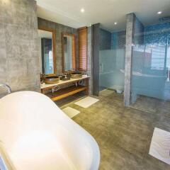 Отель Furaveri Island Resort & Spa сауна