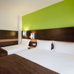 Отель Premiere Classe Lyon Centre - Gare Part Dieu сейф в номере