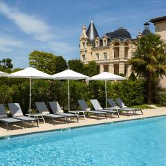 Отель Chateau Hotel and Spa Grand Barrail Франция, Сент-Эмильон - отзывы, цены и фото номеров - забронировать отель Chateau Hotel and Spa Grand Barrail онлайн бассейн