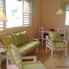 Отель Sunflower Cottages and Villas комната для гостей