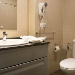 Отель Aparthotel Zenit Hall 88 ванная фото 2