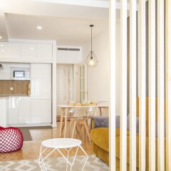 Апартаменты Urban District Apartments - Atocha Stylish with pool комната для гостей фото 5