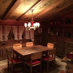 Отель Big Luxurious Chalet in Schönried гостиничный бар