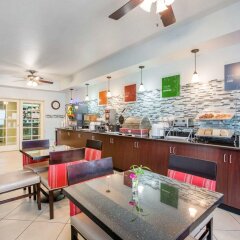 Отель Comfort Suites Tulare питание фото 3