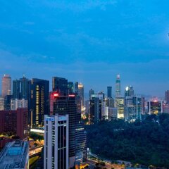 Отель Sheraton Imperial Kuala Lumpur Hotel Малайзия, Куала-Лумпур - 1 отзыв об отеле, цены и фото номеров - забронировать отель Sheraton Imperial Kuala Lumpur Hotel онлайн балкон