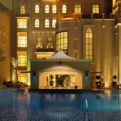 Отель Sheraton Sharjah Beach Resort & Spa бассейн