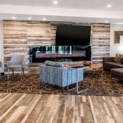 Отель Comfort Inn Montréal Aéroport Канада, Монреаль - отзывы, цены и фото номеров - забронировать отель Comfort Inn Montréal Aéroport онлайн интерьер отеля