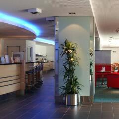 Отель Holiday Inn Express Geneva Airport интерьер отеля фото 2