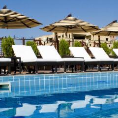 Grand Hotel Yerevan Ереван бассейн