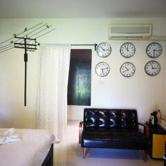 Отель Saphli Villa Beach Resort сейф в номере