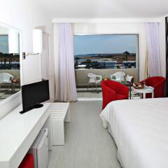 Dome Beach Hotel and Resort балкон