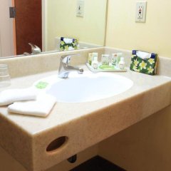 Tradewinds Hotel in Ottoville, American Samoa from 156$, photos, reviews - zenhotels.com bathroom