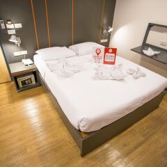 Отель Nida Rooms Yanawa Sathorn City Walk Бангкок сейф в номере