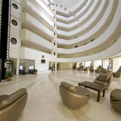 Arabella World Hotel интерьер отеля
