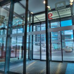 MEININGER Hotel Berlin Central Station банкомат