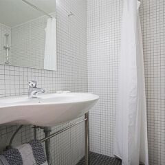 Отель Atlantis City Hotel Греция, Родос - 1 отзыв об отеле, цены и фото номеров - забронировать отель Atlantis City Hotel онлайн ванная