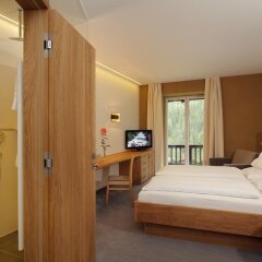 Hotel Madatsch Стельвио сейф в номере