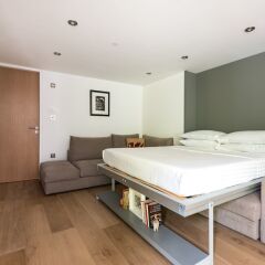 Отель onefinestay - London Bridge private homes сейф в номере