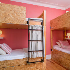 Passport Lisbon Hostel Лиссабон сейф в номере