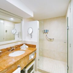 Отель Occidental Costa Cancún All Inclusive ванная фото 2
