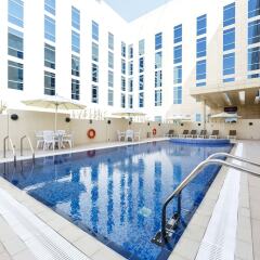 Отель Premier Inn Doha Education City бассейн фото 2