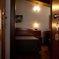 Отель La Griglia Di Casa Nostra Италия, Сильви - отзывы, цены и фото номеров - забронировать отель La Griglia Di Casa Nostra онлайн комната для гостей фото 2