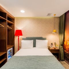 Sometimes Hotel комната для гостей