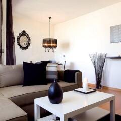Апартаменты You Stylish Beach Apartments комната для гостей фото 3