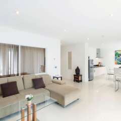 Отель Sunset Plaza Phuket A5 комната для гостей фото 12