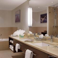 Отель Courtyard by Marriott Munich City East Мюнхен ванная