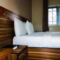 Beneville Hotel and Apartment Калабар комната для гостей