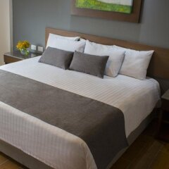 Eco Hotel Guadalajara Expo сейф в номере