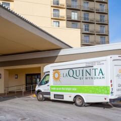 Отель La Quinta Inn & Suites Mpls-Bloomington West Блумингтон городской автобус