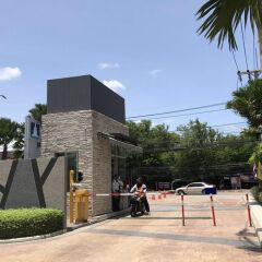 Отель Lumpini Wongamat Suites Паттайя парковка