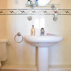 Отель 2 Bedroom Flat Next to Brockwell Park Великобритания, Лондон - отзывы, цены и фото номеров - забронировать отель 2 Bedroom Flat Next to Brockwell Park онлайн ванная