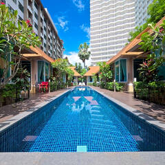Отель BBHOUSE pattaya бассейн фото 2