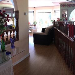 Отель Diana's Luxury Bed and Breakfast Канада, Ванкувер - отзывы, цены и фото номеров - забронировать отель Diana's Luxury Bed and Breakfast онлайн бассейн фото 2