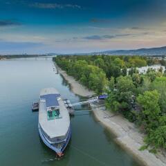 Отель Aquamarina Hotel Венгрия, Будапешт - 2 отзыва об отеле, цены и фото номеров - забронировать отель Aquamarina Hotel онлайн приотельная территория фото 2