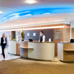 Отель Novotel Düsseldorf City West интерьер отеля