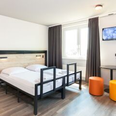 Отель a&o Frankfurt Ostend Германия, Франкфурт-на-Майне - отзывы, цены и фото номеров - забронировать отель a&o Frankfurt Ostend онлайн комната для гостей фото 2