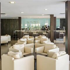 Отель Iberostar Playa de Muro Испания, Плайя-де-Муро - отзывы, цены и фото номеров - забронировать отель Iberostar Playa de Muro онлайн гостиничный бар